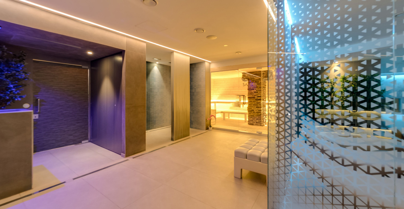 Foto dell'area terme e 4 lettini relax all'interno di Special ONE a Special ONE.